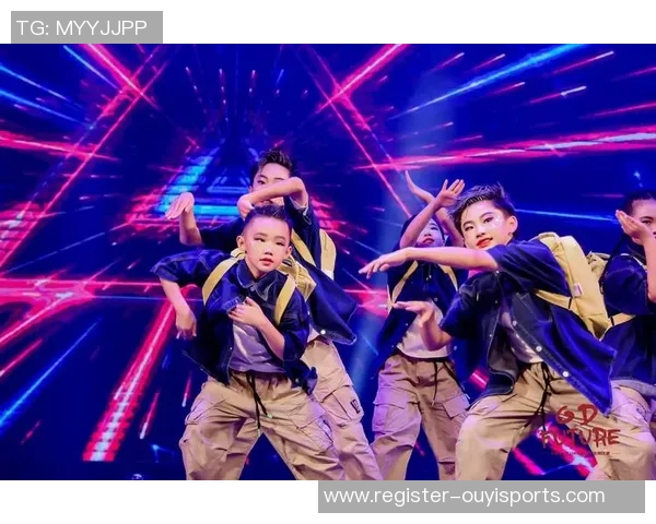 重庆街舞队在运动街舞团队协作排行榜中荣获第十名展现团队实力与风采